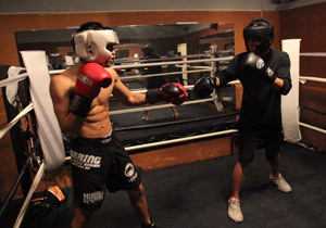 5 Leaping Hook Combinations To Level Up Your Boxing Game - Evolve University